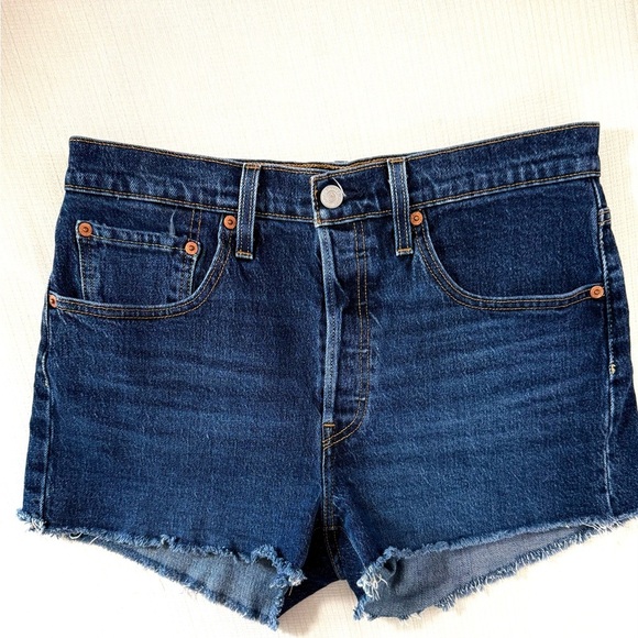 Levi's 501 Women's Dark Denim Button-fly Shorts - Picture 2 of 6